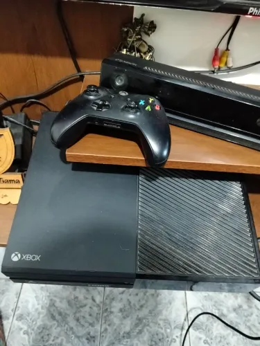 Xbox one 2 controles + Kinect 