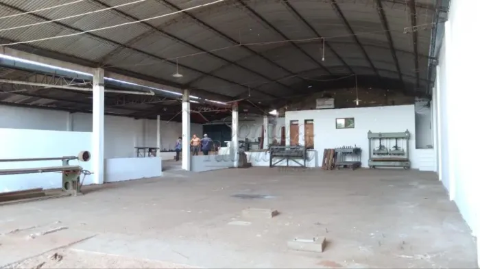 Imóveis Comerciais Galpão Comercial em Cajuru
