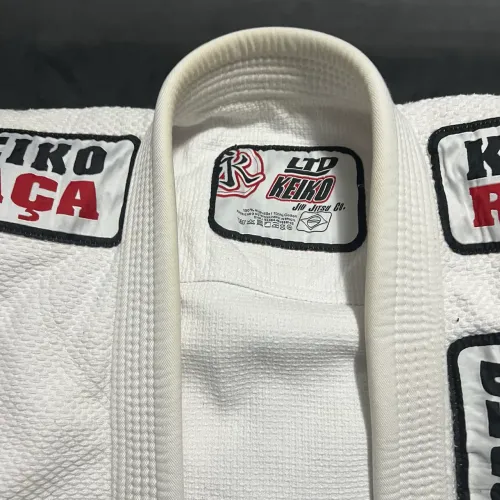 Kimono keiko jiu-jítsu ou judô