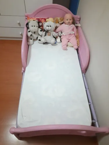 Mini cama infantil rosa e lilás (leia a descrição)
