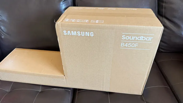 Soundbar Samsung B450F 2.1 Canais com Subwoofer