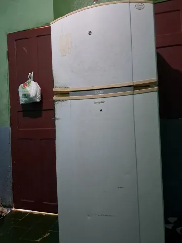 VENDO GELADEIRA FROST FREE