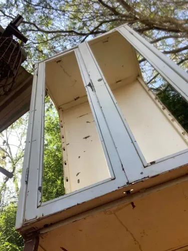 Armário de farmácia duplo antigo de ferro