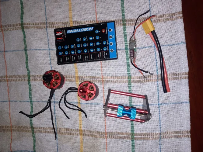 Kit Aeromodelismo - 2 Motores Brushless + Programador ESC + UBEC + Balanceador + Cabo XT60