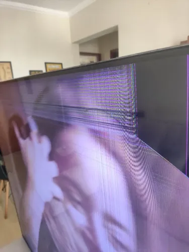 Samsung 82" 4K Smart TV UN82TU8000G - Para Retirada de Peças