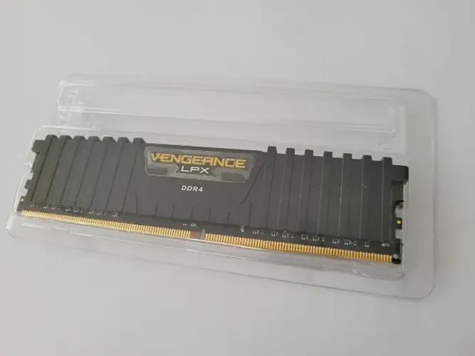 Memória Corsair Vengeance Lpx 16gb (2x8gb) Ddr4 (Usado)
