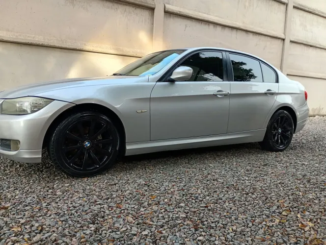 BMW 320I A 2010