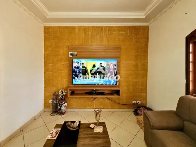 Casa para alugar com 03 quartos no Jardim Glória em Americana/SP.