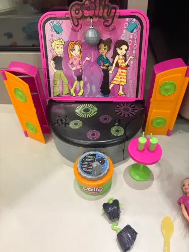Boneca Polly Pocket na Balada