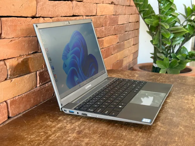 Notebook ultrarrápido com SSD