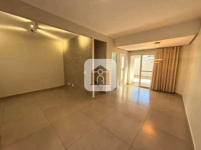 Casa sobrado para locação no bairro Tubalina