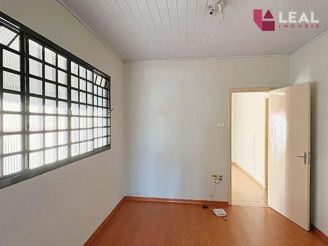 Casa com 3 dormitórios para alugar, 185 m² por R$ 2.800,00/mês - Centro - Pouso Alegre/MG
