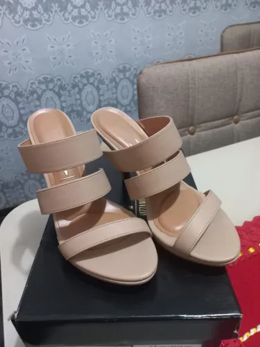 Vendo sandália Nova Vizzano n°38