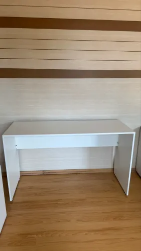 Mesa Escrivaninha Branca Minimalista