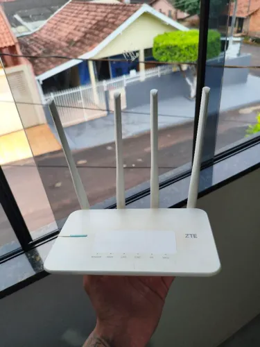 Roteador WIFI ZTE + fonte.