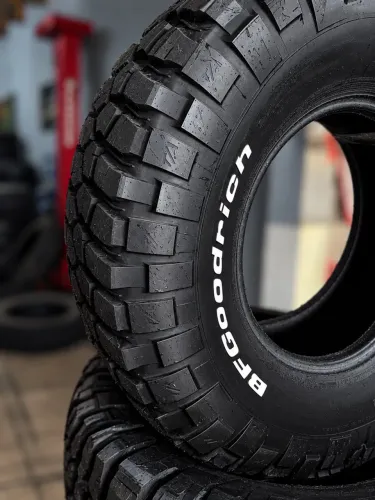 Pneus 37X12.50R17 BGOODRICH MT KM3