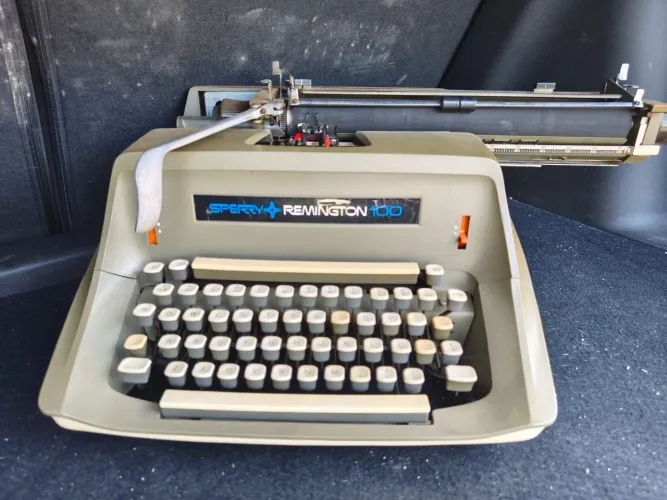 Raridade! Máquina de Escrever Sperry Remington 100 Vintage - Colecionador