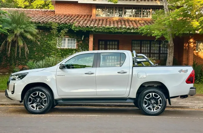 Toyota Hilux CD SRX 4X4 2.8 TDI 16V Diesel Aut. 2024