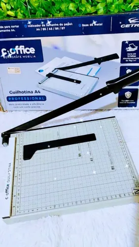 Guilhotina para cortar papéis A4