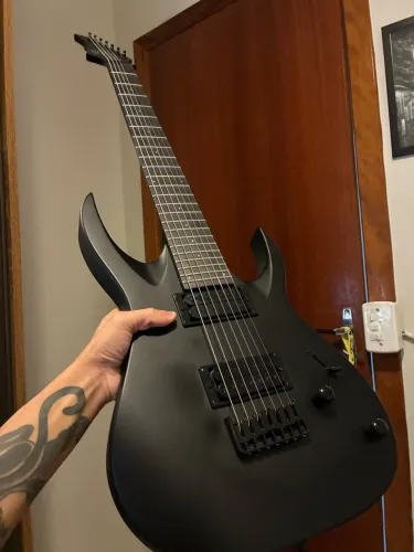 Guitarra S by Solar 7 cordas