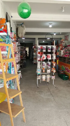 Ponto Comercial no Jardim Centenario! Na Avenida Principal.