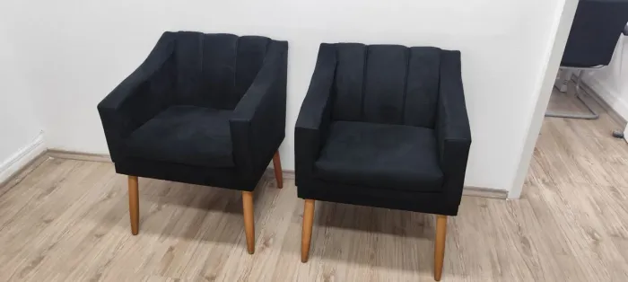 Poltronas modernas em ótimo estado (par)