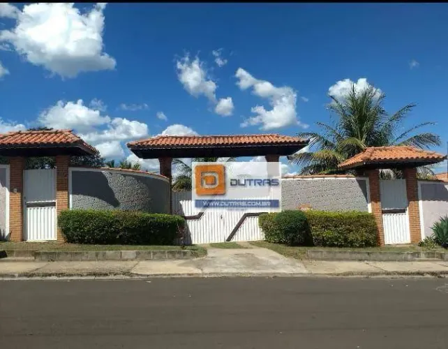 Excelente chacara em São Pedro