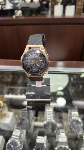 Relógio Bulova curv