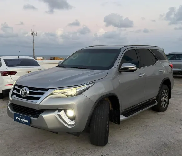 Toyota Hilux SW4 SRX 4X4 2.8 TDI 16V Dies. Aut. 2017