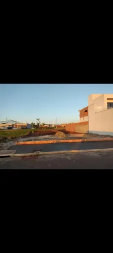 Vendo terreno 250m² murado e com calçada - Vila Valência, Assis/ SP.