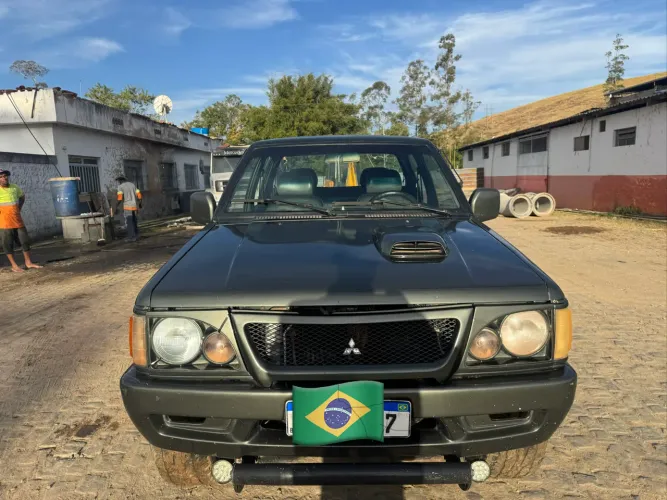 Mitsubishi L200 GLS 2.5 4X4 CD Diesel 2001