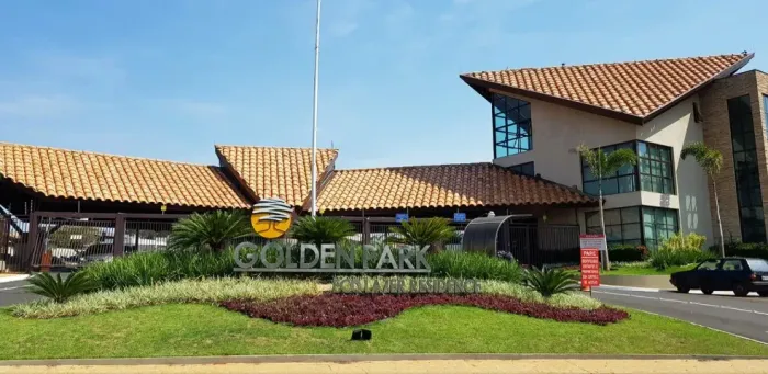 Terreno com 924m² no Golden Park