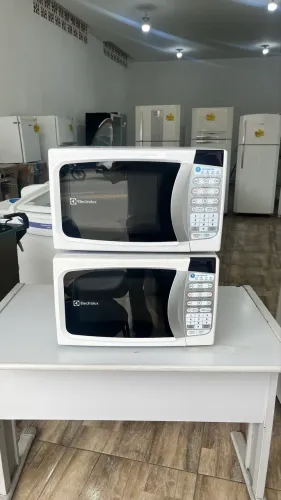 2 MICROONDAS ELECTROLUX 127 VOLTS - ENTREGAMOS
