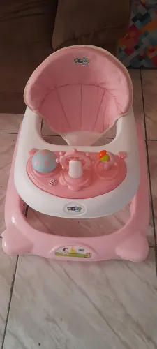 Andador infantil menina. Baixei o preço pra vender logo