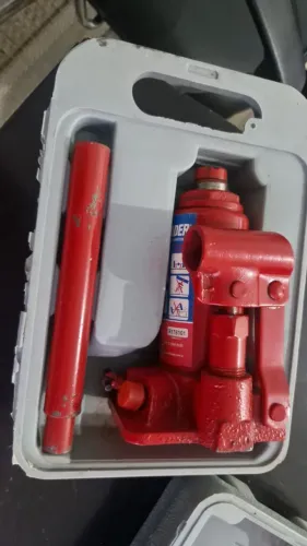 Vende-se macaco hidraulico 2t