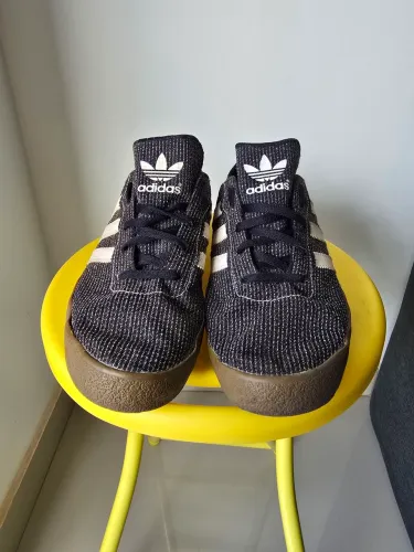 Tênis Adidas