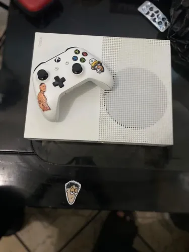 Vendo Xbox One S