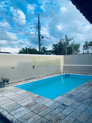 Casa com Piscina + Edícula para locação na Praia do Indaiá