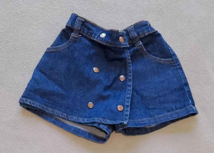 Short saia Alphabeto tamanho 4 anos