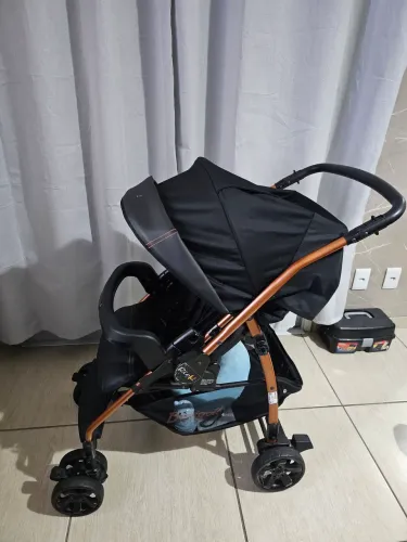Carrinho de bebê estado de novo