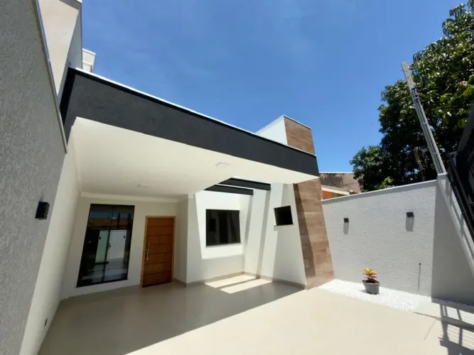 Casa à Venda com 3 quartos, 1 suíte , e 153m² por R$ 550.000 - JD. LICE