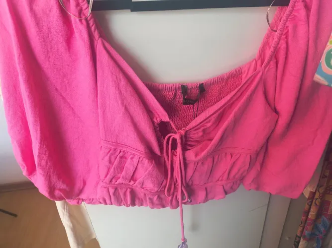 Blusa cropped nova