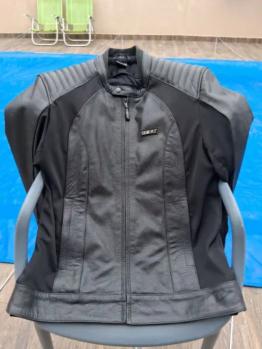 Vendo jaqueta de couro Texx Storm