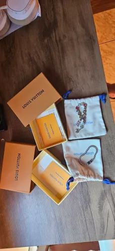 Conjunto pulseiras LV