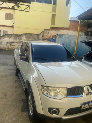 Mitsubishi L200 Triton HPE 3.2 CD TB Int.diesel AUT 2013