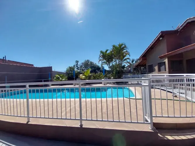 Excelente chácara Urbana com 2500m² com 3 quartos/piscina/Ateliê/lagoa/pomar em Tremembé/S