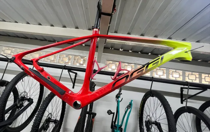 Bicicleta (só quadro carbono ) parcela em até 10x