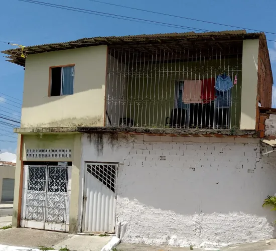 Vende-se 3 casas no Cj João Sampaio 1
