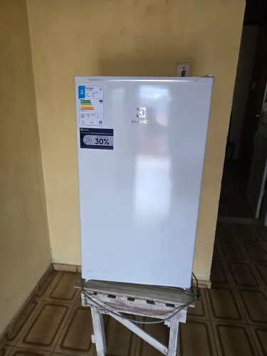 Frigobar pouco tempo de uso