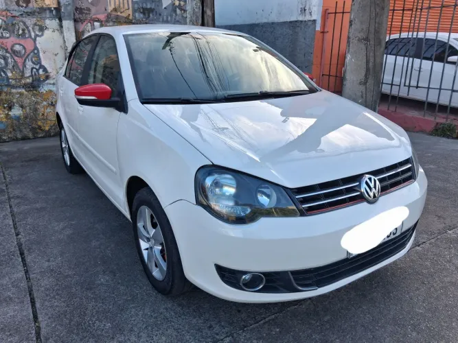 Volkswagen Polo Sed. Comfort. 1.6 MI Tot. Flex 8V 2014